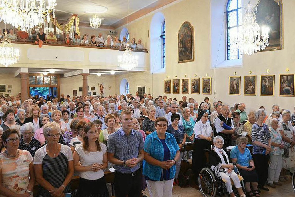 Erzbischof Georg Gänswein, derPrivatsekretär der Päpste in Rom, feierte auf dem Lindenberg einen feierlichen Gottesdienst zu Ehren der Gottesmutter Maria. (Foto: Markus Donner) Erzbischof Georg Gänswein, derPrivatsekretär der Päpste in Rom, feierte auf dem Lindenberg einen feierlichen Gottesdienst zu Ehren der Gottesmutter Maria. (Foto: Markus Donner)