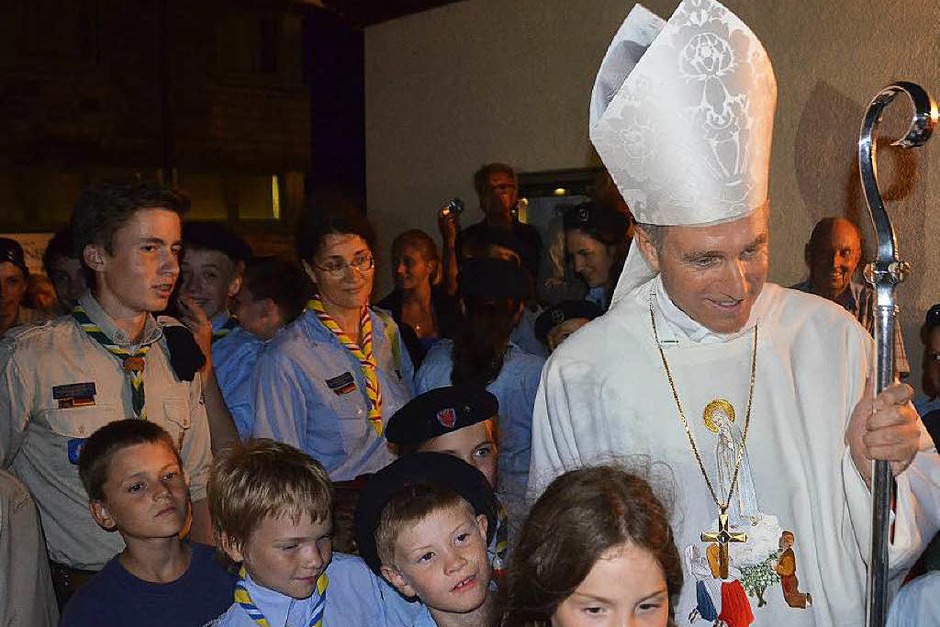 Erzbischof Georg Gänswein, derPrivatsekretär der Päpste in Rom, feierte auf dem Lindenberg einen feierlichen Gottesdienst zu Ehren der Gottesmutter Maria. (Foto: Markus Donner) Erzbischof Georg Gänswein, derPrivatsekretär der Päpste in Rom, feierte auf dem Lindenberg einen feierlichen Gottesdienst zu Ehren der Gottesmutter Maria. (Foto: Markus Donner)