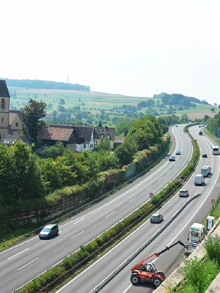 Die Autobahn ist derzeit zwischen Lrrach-Mitte und Kandern nur einspurig befahrbar.