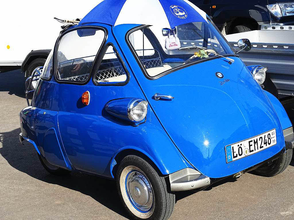 Gerd Mutter: Die schnelle Isi - eine wunderschne Isetta, fotografiert auf einem Bauernmarkt auf dem Dinkelberg. Die Schnelligkeit dieses Autos wrde uns heute ganz gut tun.