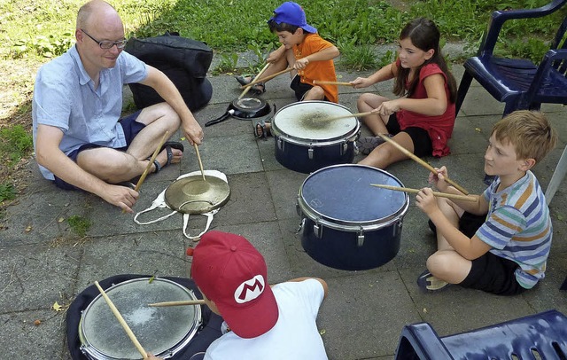 Musikpdagoge Klaus  Wallmeier leitete den Trommelkurs.   | Foto: Lauffer