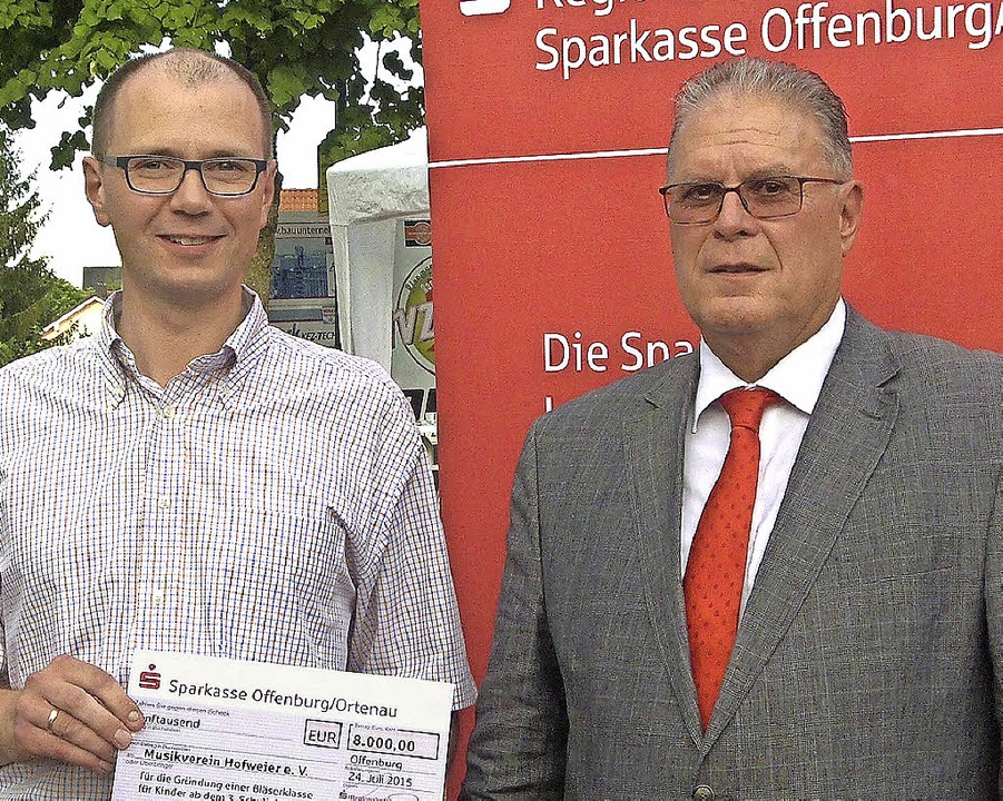 Harald Franz (links) und Kilian Fröhlich  | Foto: sparkasse