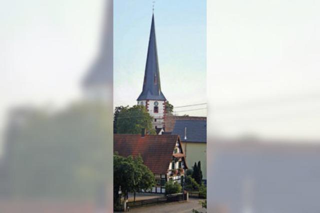 Kirche in Ottenheim mit neuem Turm