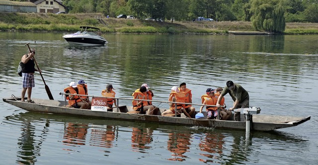 Sasbach. Die Kinder bei der Bootsfahrt auf dem Rhein.  | Foto: Roland Vitt