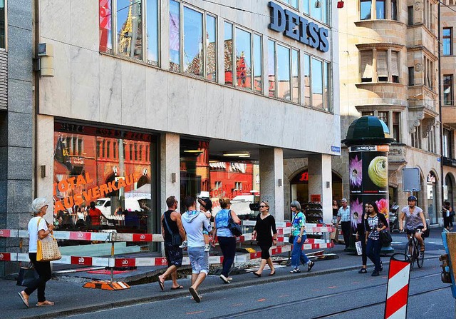 Schlieende Lden in Basel.  | Foto: Annette Mahro