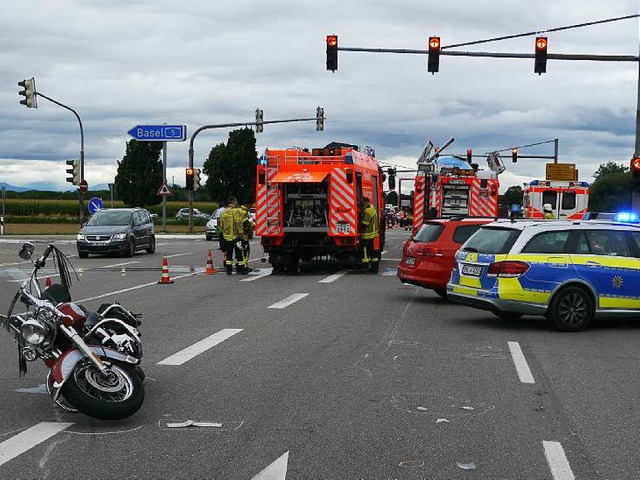 Unfall zwischen LKW und Motorrad bei Bad Krozingen  | Foto: kamera24.tv