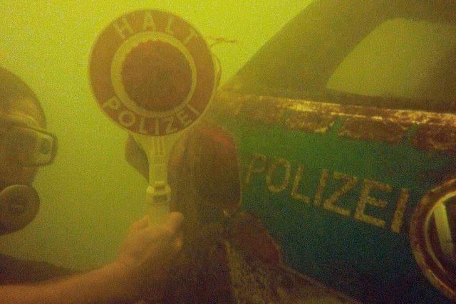 Schweizer Hobbytaucher entdeckt das verschwundene Bad Sckinger Polizeiauto