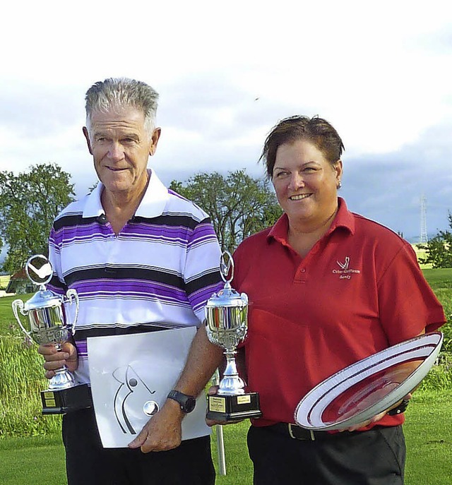 Sie sind die Meister 2015 des Golfclub...re Alp: Sandra Cuel und Beat Bielmann.  | Foto: Golfclub Obere Alp