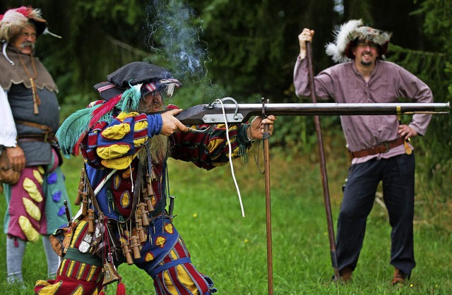 Bei der spektakulren Erlebnistour in Bulgenbach wurde auch scharf geschossen.   | Foto: Wolfgang Scheu