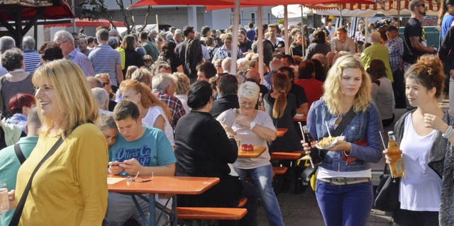 Beim 46. Altweiler Straenfest haben d...isationen bieten rund 20 Gerichte an.   | Foto: Lauber