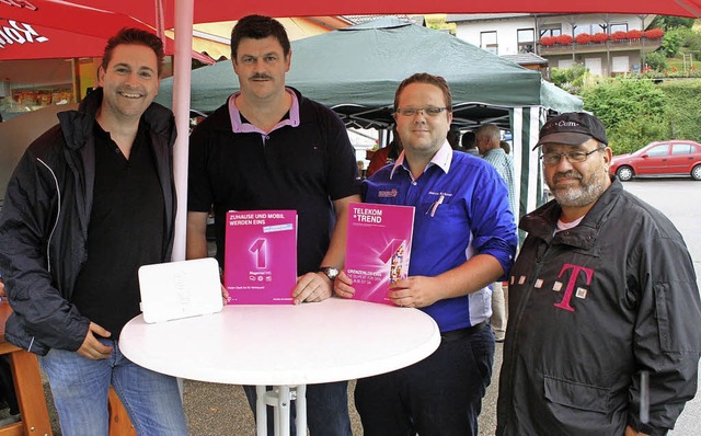 Christopher Beussel Telekom, Ortsvorst...Gersbach ber Internet via Glasfaser.   | Foto: Gerd Sutter