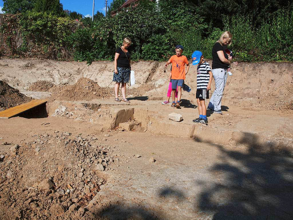 Ausgrabungen St. Alexius: Ende der Grabungen und Prsentation bei der Baustellenparty