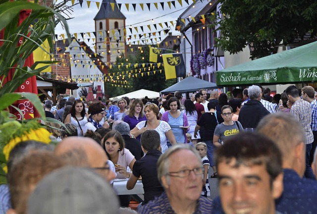 Sasbach. Nchtliches Flair auf dem Winzerfest.  | Foto: Roland Vitt