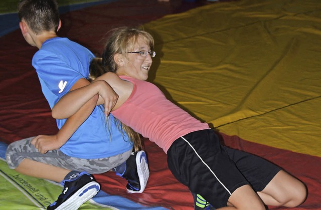 Den Ringersport konnten Kinder beim Ferienprogramm in Maulburg kennenlernen.   | Foto: Georg Diehl