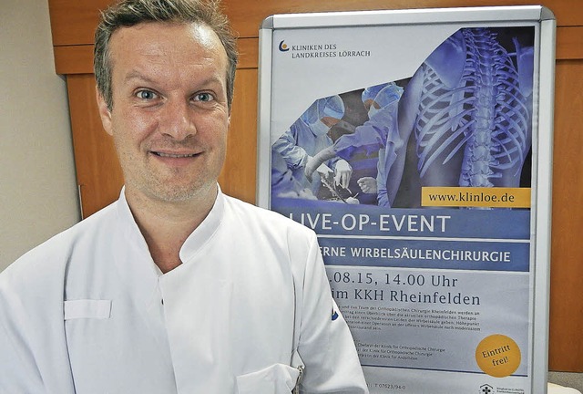 Prof. Dr. Stefan Endres, Leiter der Kl...eute vor Publikum an der Wirbelsule.   | Foto: Claudia Gempp