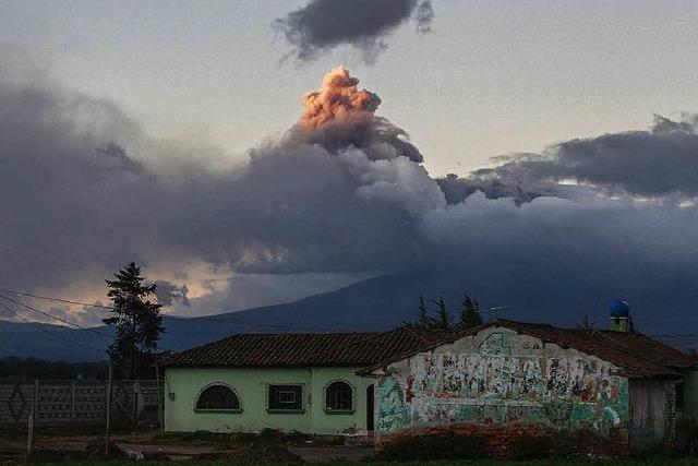 Fotos: Der Vulkan Cotopaxi in Ecuador droht auszubrechen