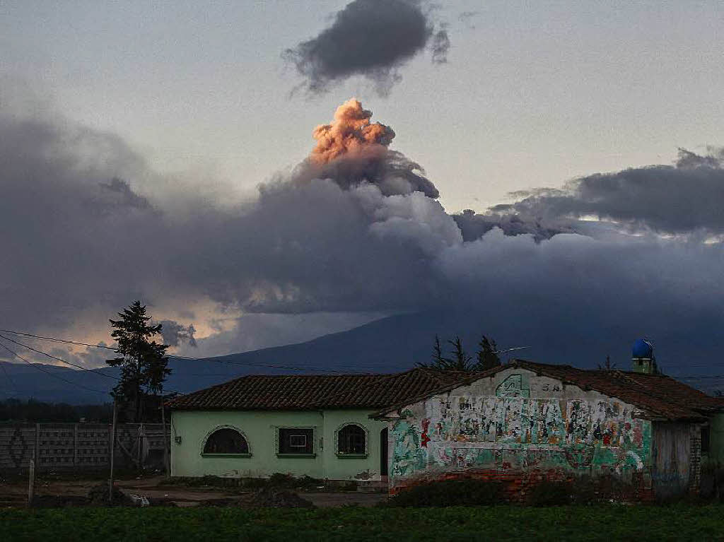 Der Cotopaxi ist 5897 Meter hoch und nur 50 Kilometer entfernt von Quito, der Hauptstadt Ecuadors. Bricht er aus, drohen Schlammlawinen.
