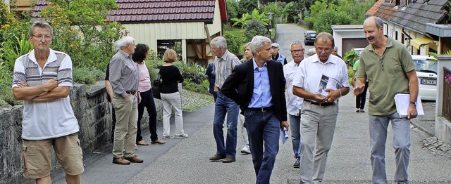 Der Landtagsabgeordnete  Patrick Rapp ...kunftsfhige Kandertalbahn  erlutern.  | Foto: Reinhard Cremer