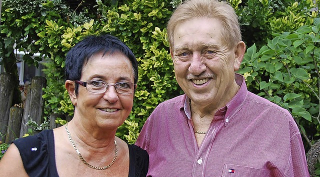 Gerda Lang (geb. Marakutti) und Helmut...u 50 Jahren das Jawort im Standesamt.   | Foto: edgar Steinfelder