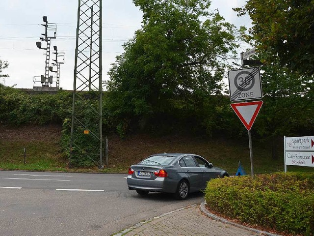 Nrdlich (rechts) der Einmndung des H...d der Bahn auf deutschem Gebiet enden.  | Foto: Jochen Fillisch
