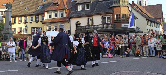 Rheinlnder, Wechselrheinlnder, Polka... bei der Lffinger Kulturnacht bewies.  | Foto: Christa Maier