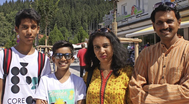 Aditya, Ajay und Roopa und Pratap Bharadwaj (von links)   | Foto: Ute Kienzler