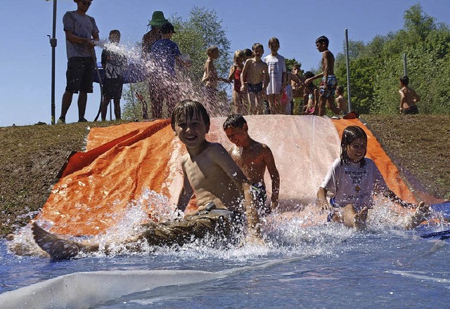 Abkhlung im Sommerferienprogramm im Tutti Kiesi   | Foto: ZVG