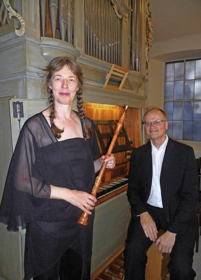 Karla Schrter (Barock-Oboe) und Willi...eim Orgelsommer-Konzert in Hertingen.   | Foto: Bianca Flier