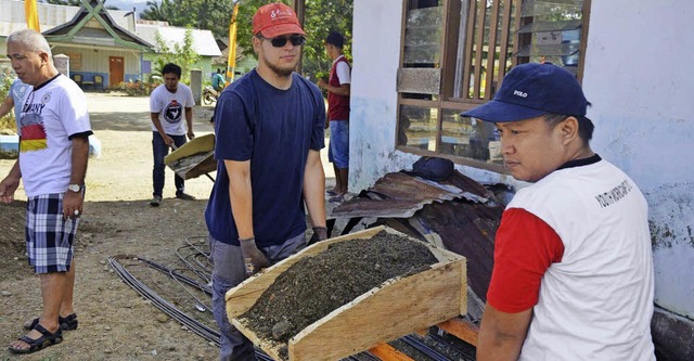 Packten krftig zu: Beim Workcamp in Indonesien wurde schwer gearbeitet.  | Foto: ZVG