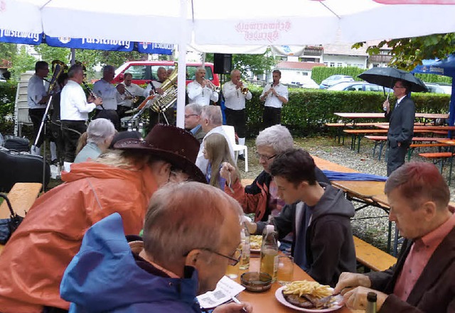 Das Wetter wollte nicht, die Stimmung war aber gut.   | Foto: Roland Gutjahr