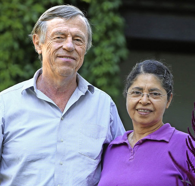 Der scheidende Neurieder Pfarrer Ulric...er  Ehefrau Olga Epperlein De Martinez  | Foto: Christoph Breithaupt