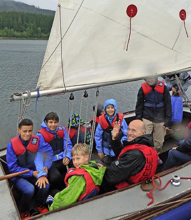 Eine steife Brise wehte den Kindern au...uchsee im  Segelboot ins Gesicht.       | Foto: privat