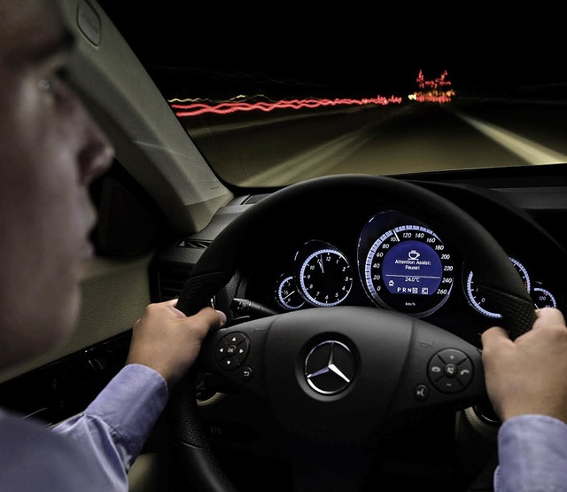 Lange Nachtfahrten wirken hufig  erm...fen, ist in solchen Situationen gro.   | Foto: daimler