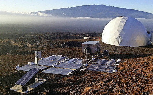 In dieser nachgebildeten Marsstation  lebt Heinicke seit heute.   | Foto: dpa