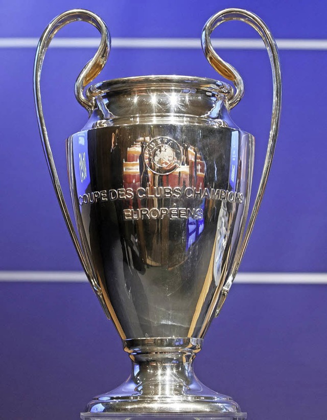 Um diesen Pokal und um noch mehr  Geld...eht&#8217;s in der Champions League.    | Foto: dpa