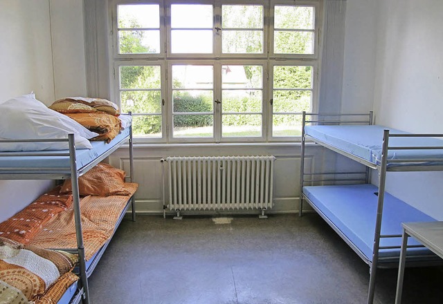 So sieht ein Zimmer fr eine Flchtlin...im ehemaligen Acherner Finanzamt aus.   | Foto: dgh