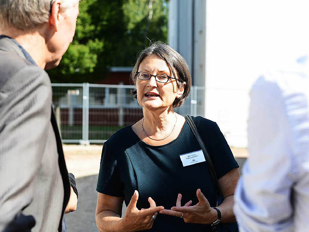 großes Interesse besteht an der neuen Flüchtlingsunterkunft großes Interesse besteht an der neuen Flüchtlingsunterkunft