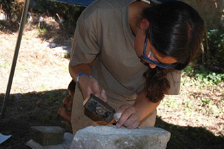 Gemeinsames Handwerken, am Samstagabend gefolgt von einem gemütlichen Beisammensein, zog zahlreiche Teilnehmer aus der gesamten Region an. (Foto: Christiane Sahli) Gemeinsames Handwerken, am Samstagabend gefolgt von einem gemütlichen Beisammensein, zog zahlreiche Teilnehmer aus der gesamten Region an. (Foto: Christiane Sahli)