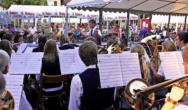 Gemeinsames Chilbi-Fest, gemeinsame Pa...er mit dem traditionellen Krmermarkt.  | Foto: Sabine Model