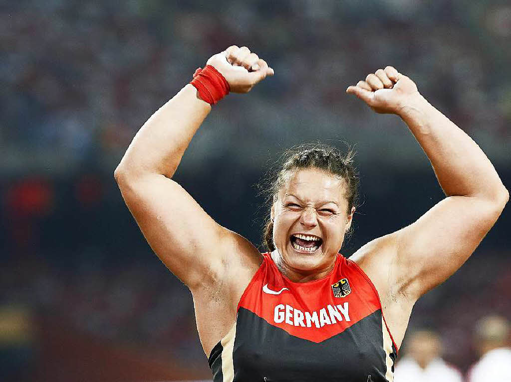 Sie ist ihrer Favoritenrolle gerecht geworden: Kugelstoerin Christina Schwanitz aus Frankenberg in Sachsen gewinnt Gold im Kugelstoen der Frauen.