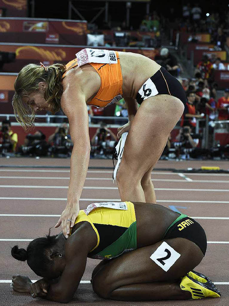 Goldmedaillengewinnerin Dafne Schippers und Bronzemedaillengewinnerin Veronica Campbell-Brown aus Jamaika