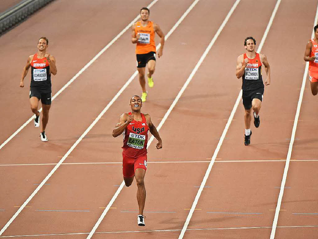 Mit groem Abstand hngt er die Konkurrenz ab: Ashton Eaton (USA) beim 400-Meter-Lauf im Zehnkampf
