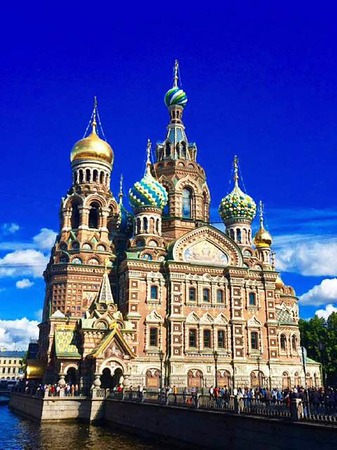 Sehen die Trme nicht prchtig aus, staunten Stefan und Ute Rsch aus Nollingen whrend Ihres Urlaubs in St. Petersburg.
