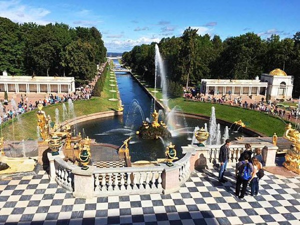 Sommerfeeling in St. Petersburg, fotografiert von Stefan und Ute Rsch aus Nollingen.