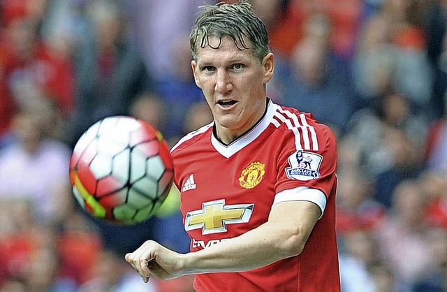 Bastian Schweinsteiger bekommt in der ...e derzeit keine allzu guten Kritiken.   | Foto: dpa