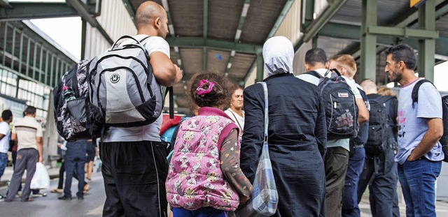 Immer mehr Menschen suchen in Deutschl...Unterknfte fr Flchtlinge bentigt.   | Foto: DPA