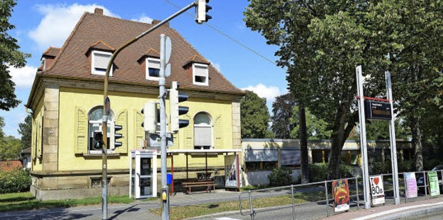 Verwaltung und Bestattungsdienst nutze...bau neben einem historischen Gebude.   | Foto: Eggstein