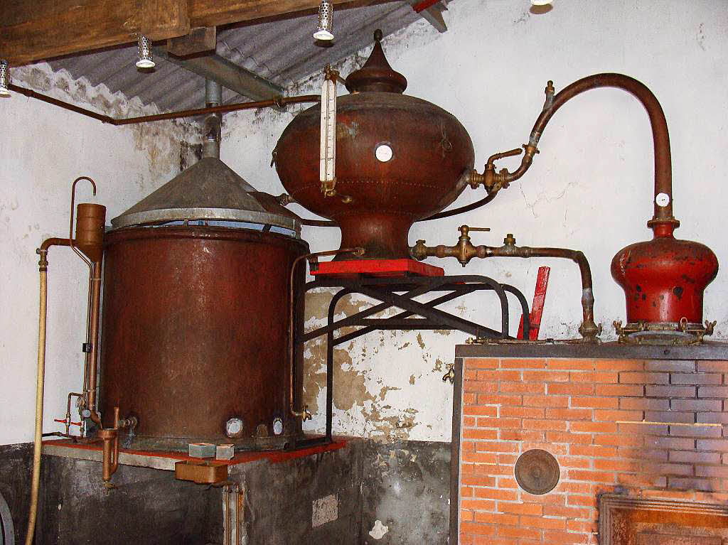 Gerd Mutter: Alte kleine Cognac-Brennerei in Cognac