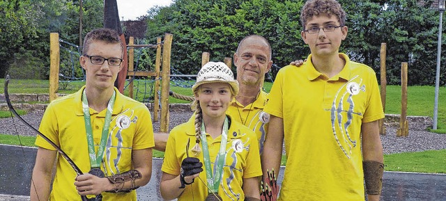 Bei den Weltmeisterschaften  in Ungarn...nten Trainer und Mentor Gerhard Volk.   | Foto: gabi lendle