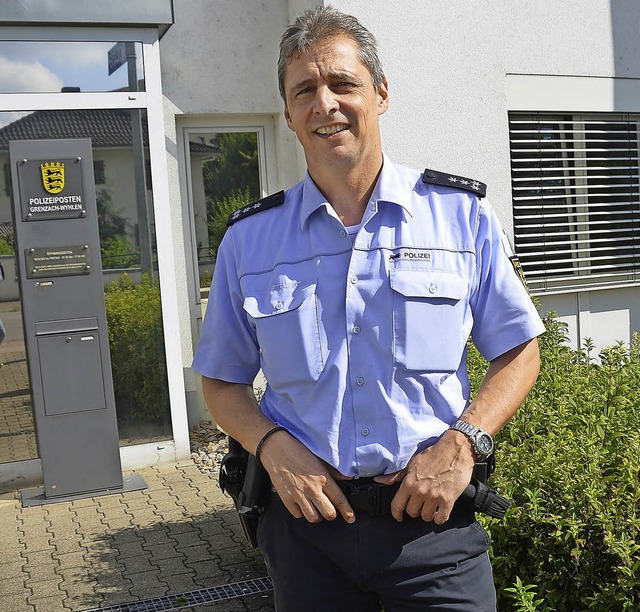 Manfred Geiges hat Freude an seinem ne...Seit Juni leitet er den Polizeiposten.  | Foto: Peter Gerigk